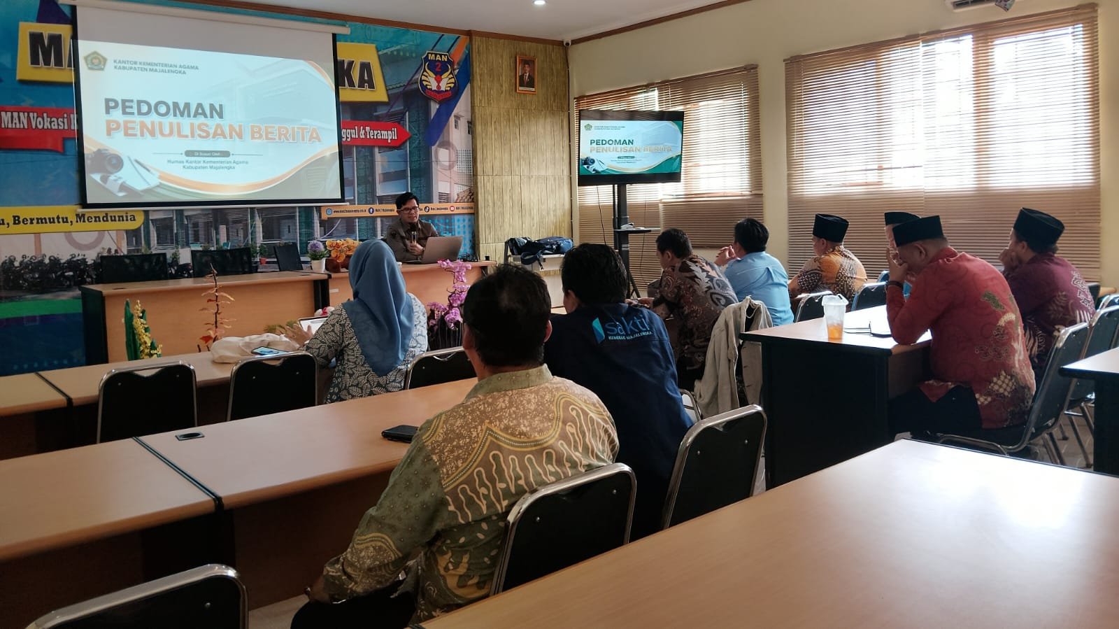 Tingkatkan Kompetensi Jurnalistik, Humas MTsN 12 Majalengka Ikuti Bimtek Penulisan Berita